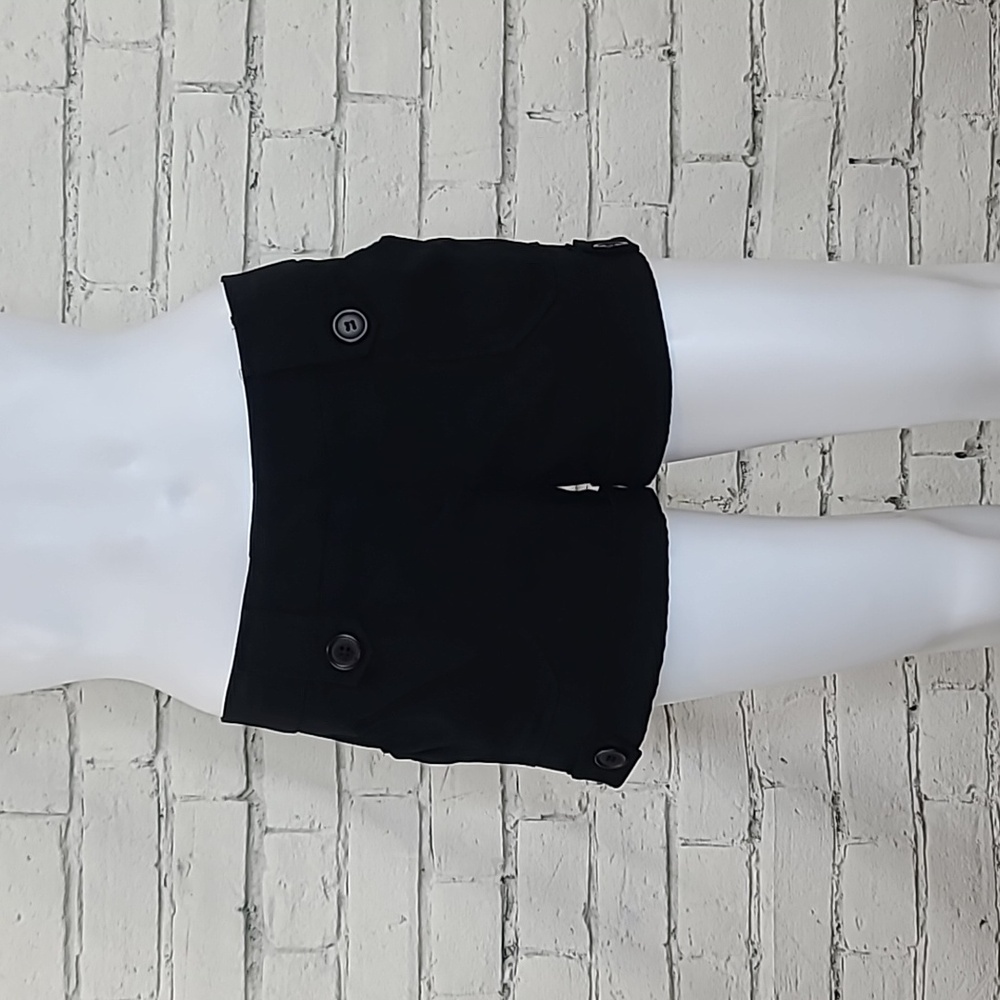 No Boundaries Dressy Preppy Poly Blend Flat Front Low Rise Cuffed Short in Black